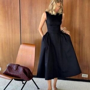 Helsa Sateen Cotten stretch midi dress, black, new without tags